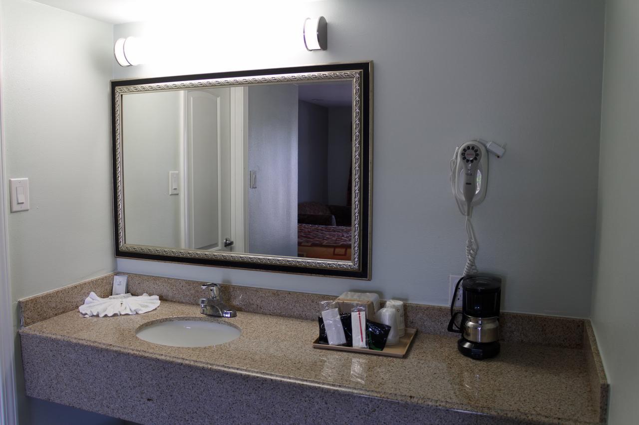 Continental Inn&Suites Nacogdoches Esterno foto